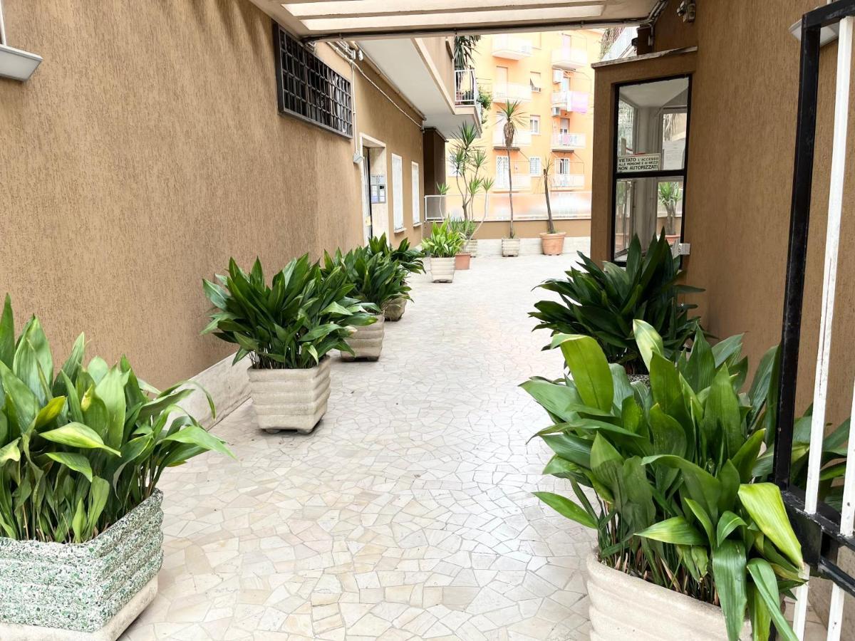 רומא Paula Petra Vatican Apartments מראה חיצוני תמונה